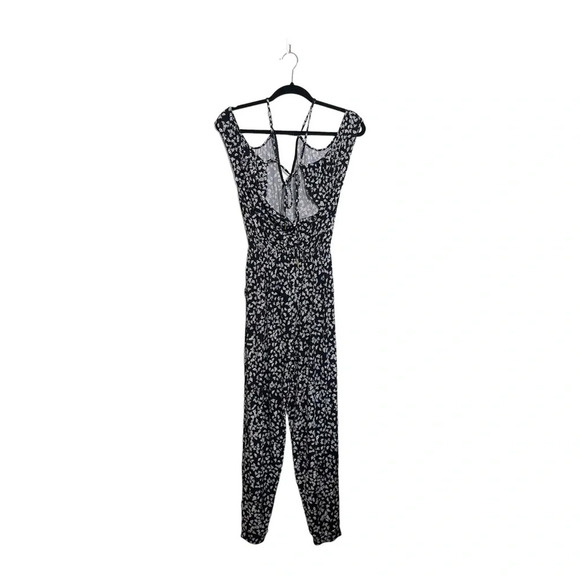 Express Black & White Ditsy Floral Print Cutout Cropped Jumpsuit Xsmall Women’s - Picture 8 of 13